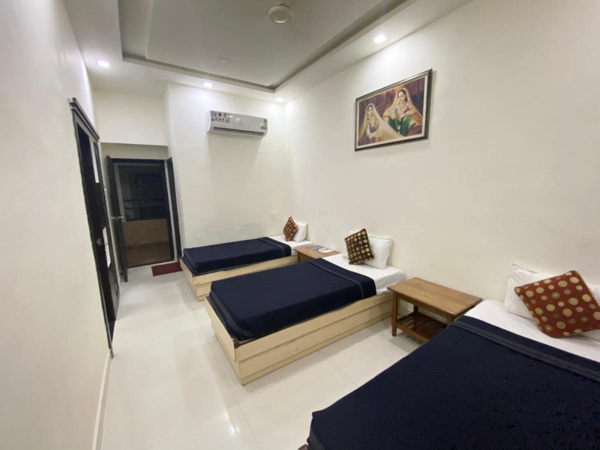 Hotel The Galaxy Jabalpur Eksteriør billede