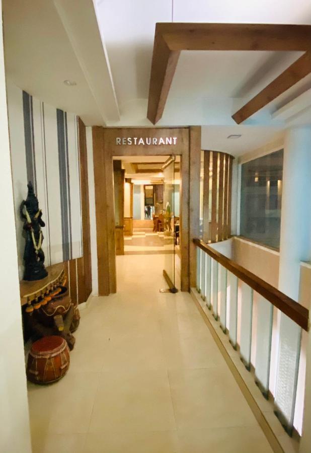 Hotel The Galaxy Jabalpur Eksteriør billede