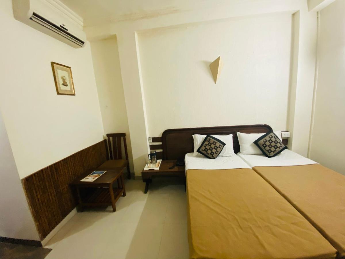 Hotel The Galaxy Jabalpur Eksteriør billede