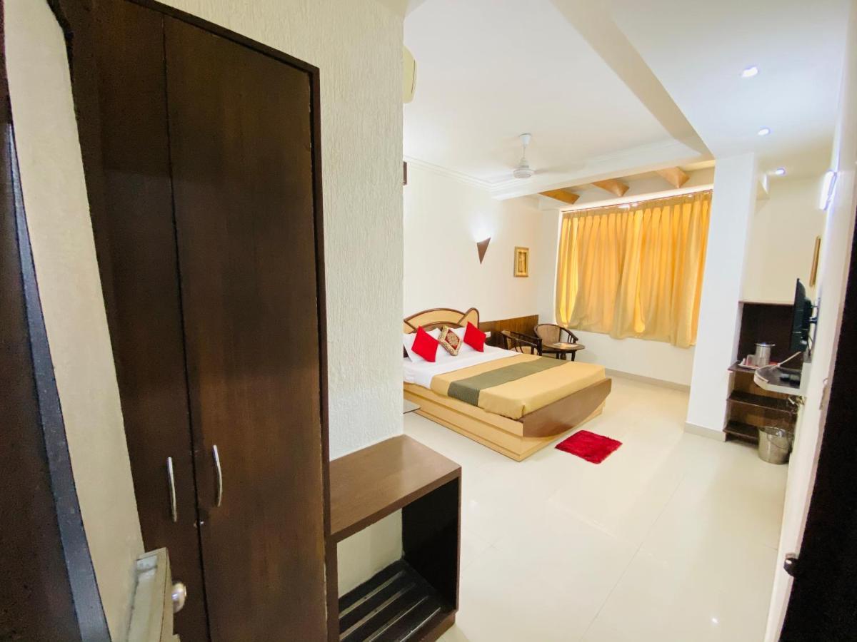 Hotel The Galaxy Jabalpur Eksteriør billede