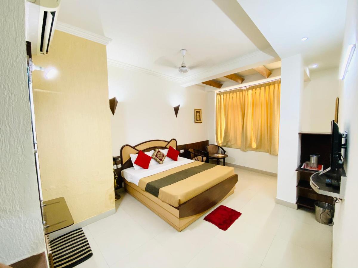 Hotel The Galaxy Jabalpur Eksteriør billede