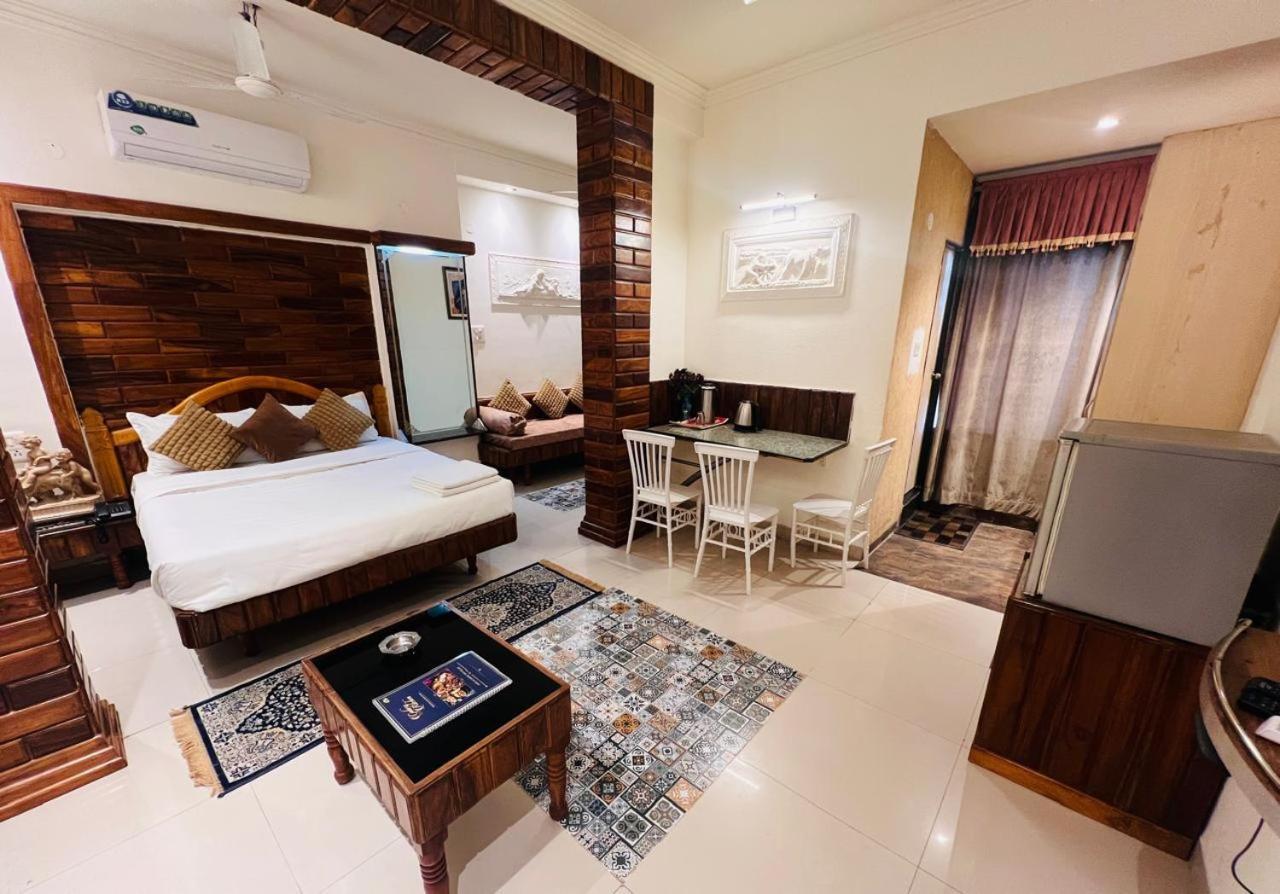 Hotel The Galaxy Jabalpur Eksteriør billede